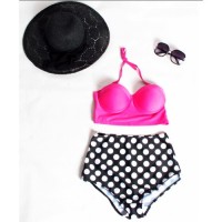 ملابس سباحية